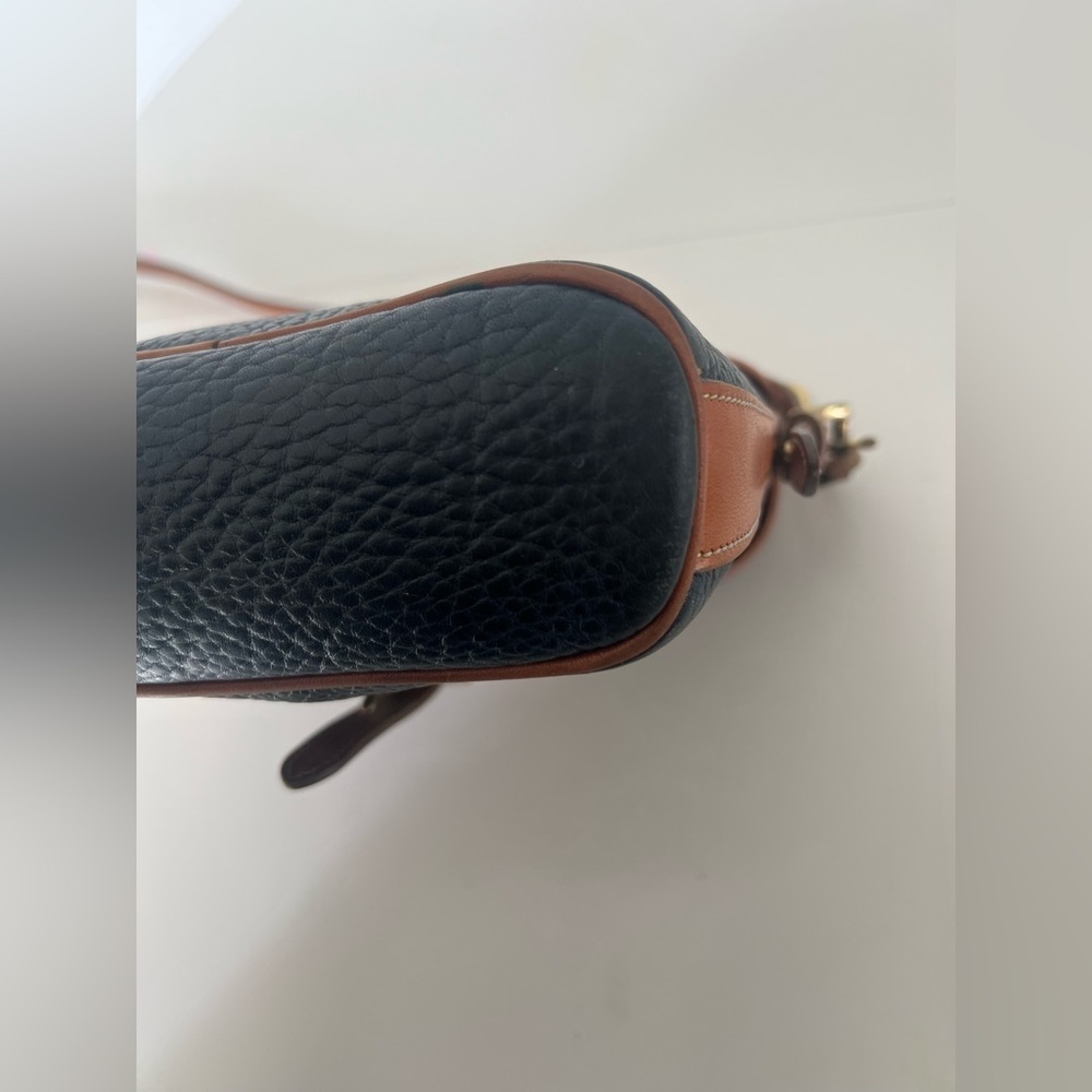 Dooney & Bourke 1980's Field Bag Navy Blue & Tan Vintage Pebbled Leather Purse - Picture 6 of 16